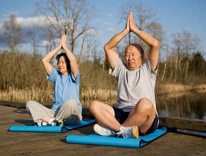 Gerakan Yoga untuk Lansia: Menjaga Kesehatan Tubuh dan Jiwa