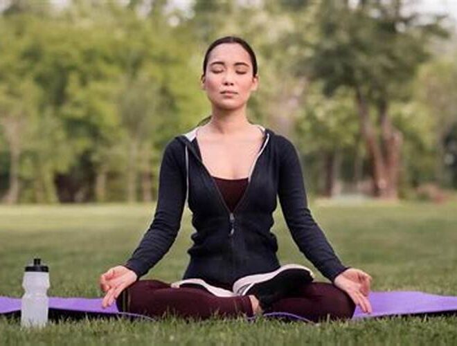 Contoh Gerakan Yoga Asanas untuk Memperkuat Tubuh dan Jiwa