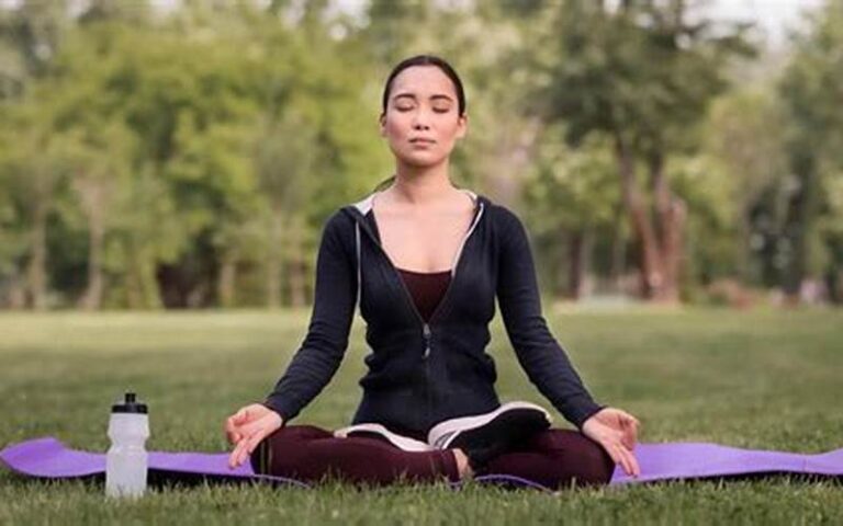 Contoh Gerakan Yoga Asanas untuk Memperkuat Tubuh dan Jiwa