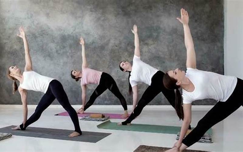 22 Gerakan Yoga Asanas Beserta Gambarnya